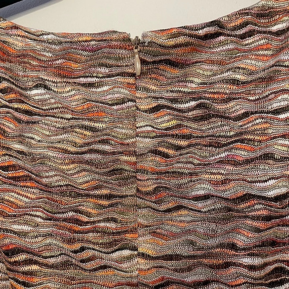 Tahari Arthur S Levine | Patterned Faux Wrap Pleat Sleeveless Sheath Dress 2 - Picture 9 of 9